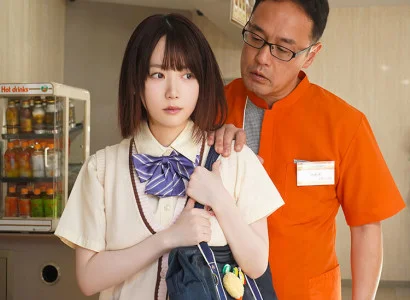 Người quản lý đương đầu với em gái lấy trộm đồ trong cửa hàng